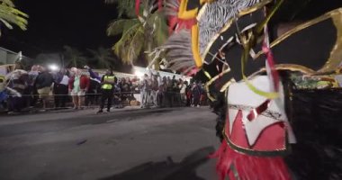 George Town, Exuma, Bahamalar - 4 Ocak 2025: Junkanoo, İngiliz sömürgelerinde Afrika köleliği döneminde yapılmış ve 1700 'lere dayandığı söylenen bir festivaldir.