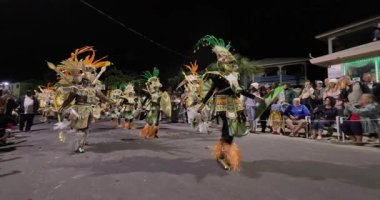 George Town, Exuma, Bahamalar - 4 Ocak 2025: Junkanoo, İngiliz sömürgelerinde Afrika köleliği döneminde yapılmış ve 1700 'lere dayandığı söylenen bir festivaldir.