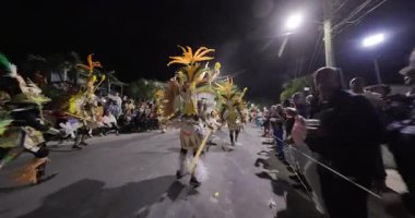 George Town, Exuma, Bahamalar - 4 Ocak 2025: Junkanoo, İngiliz sömürgelerinde Afrika köleliği döneminde yapılmış ve 1700 'lere dayandığı söylenen bir festivaldir.