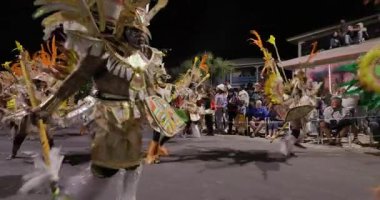 George Town, Exuma, Bahamalar - 4 Ocak 2025: Junkanoo, İngiliz sömürgelerinde Afrika köleliği döneminde yapılmış ve 1700 'lere dayandığı söylenen bir festivaldir.