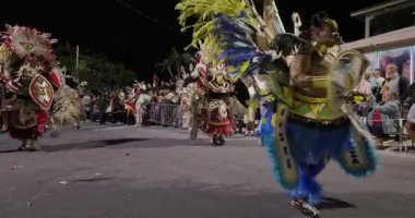 George Town, Exuma, Bahamalar - 4 Ocak 2025: Junkanoo, İngiliz sömürgelerinde Afrika köleliği döneminde yapılmış ve 1700 'lere dayandığı söylenen bir festivaldir.