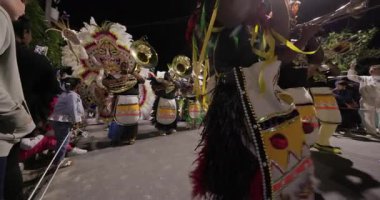 George Town, Exuma, Bahamalar - 4 Ocak 2025: Junkanoo, İngiliz sömürgelerinde Afrika köleliği döneminde yapılmış ve 1700 'lere dayandığı söylenen bir festivaldir.