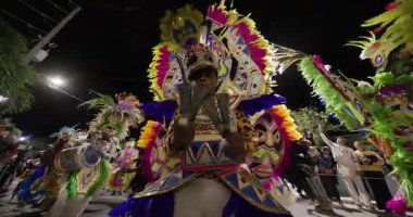 George Town, Exuma, Bahamalar - 4 Ocak 2025: Junkanoo, İngiliz sömürgelerinde Afrika köleliği döneminde yapılmış ve 1700 'lere dayandığı söylenen bir festivaldir.