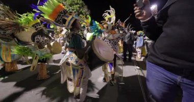 George Town, Exuma, Bahamalar - 4 Ocak 2025: Junkanoo, İngiliz sömürgelerinde Afrika köleliği döneminde yapılmış ve 1700 'lere dayandığı söylenen bir festivaldir.