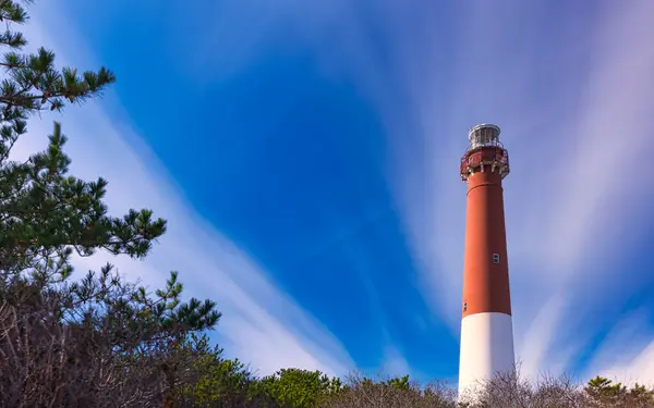 Barnegat Light, New Jersey, Barnegat Light, Long Beach Adası 'nın kuzey ucunda bulunan tarihi bir deniz feneridir.