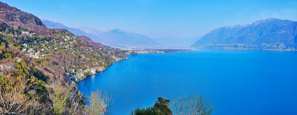 Nebbioso Paesaggio Alpino Intorno Lago Maggiore Azzurro Visto Ronco Sopra — Foto Stock