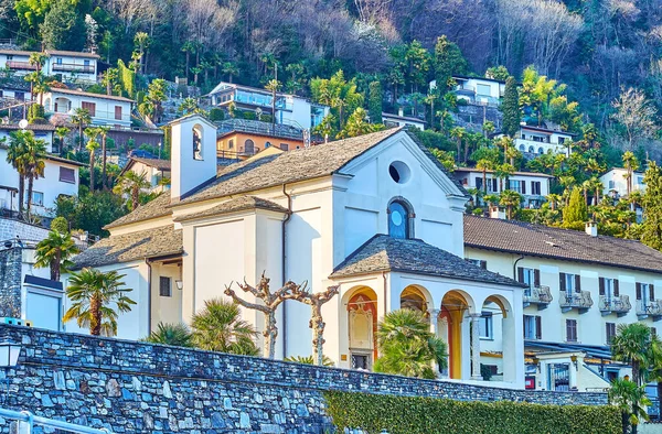 Igreja Madonna Delle Grazie Contra Encosta Montanha Com Casas Ronco — Fotografia de Stock
