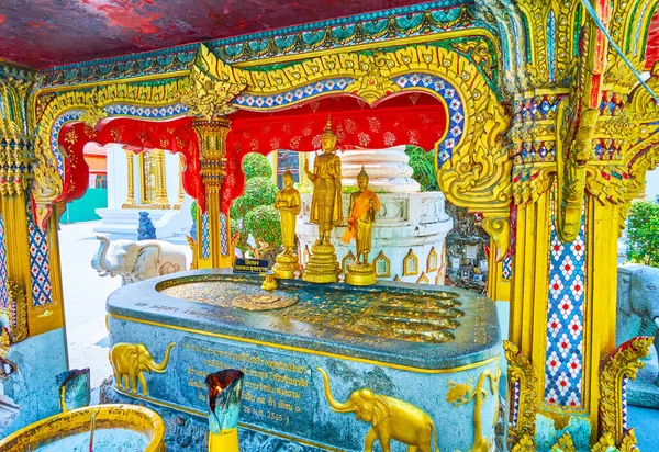 Altar Batu Kecil Dengan Jejak Buddha Ubosot Kompleks Wat Chana — Stok Foto