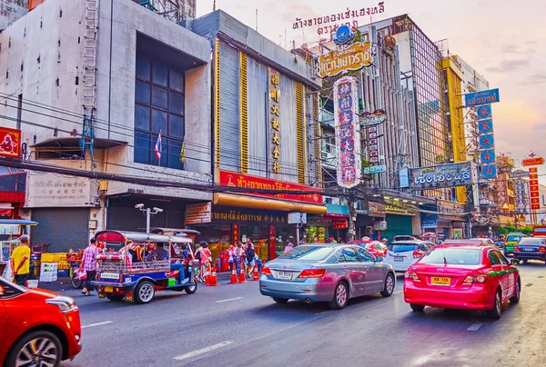 Bangkok Tailandia Abril 2019 Busy Yaowarat Road Distrito Chinatown Abril — Foto de Stock