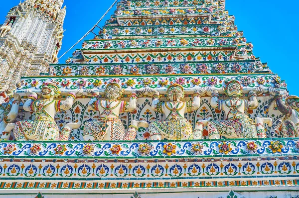 Sculptures Recouvertes Tuiles Yaksha Sur Wat Arun Prang Bangkok Thaïlande — Photo