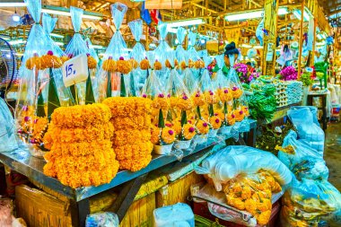 Pak Khlong Talat Çiçek Marketi, Bangkok, Tayland 'da Budist ayin çiçek kompozisyonları