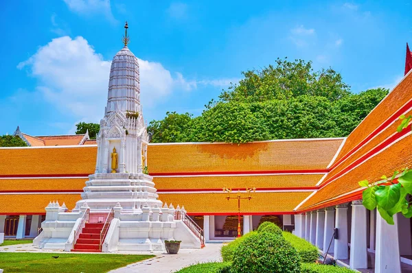 Pequeño Prang Mármol Patio Del Templo Wat Mahathat Bangkok Tailandia — Foto de Stock