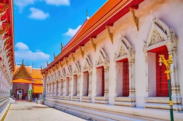Las Ventanas Ubosot Con Marcos Tallados Estilo Tailandés Templo Wat — Foto de Stock