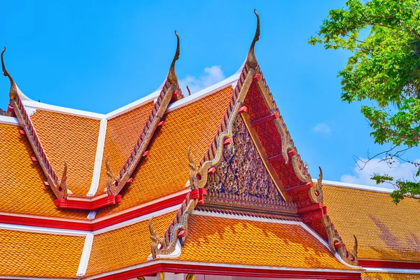 Toit Traditionnel Thaïlandais Des Sanctuaires Temple Wat Mahathat Avec Fronton — Photo