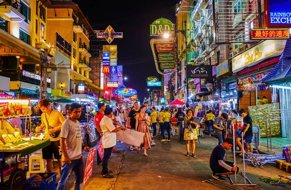 Bangkok Thailand Duben 2019 Davy Khaosan Road Noční Bary Nabízejí — Stock fotografie