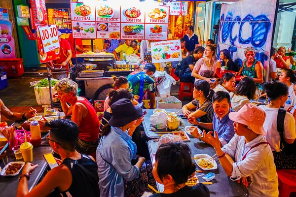 Бангкок Таїланд Квітня 2019 Квітня Бангкоку Заклопотане Кафе Вулиці Хаосан — стокове фото