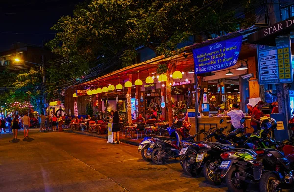 Bangkok Thailand Απριλίου 2019 Ευχάριστο Υπαίθριο Νυχτερινό Εστιατόριο Στο Rambuttri — Φωτογραφία Αρχείου