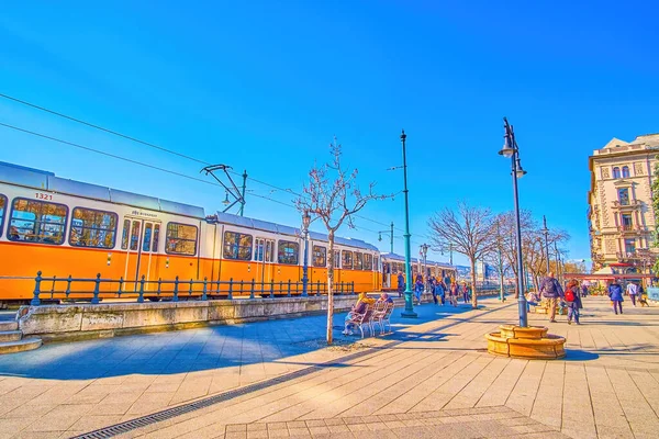 Budapest Hungary Mart 2022 Budapeşte Geleneksel Budapeşte Nin Sarı Tramvaylarını — Stok fotoğraf
