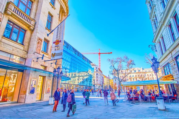 Budapest Hungary Mart 2022 Vaci Caddesi Mart Budapeşte Büyük Alışveriş — Stok fotoğraf