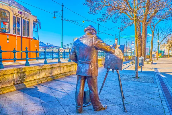 Budapest Hungría Marzo 2022 Paseo Del Danubio Con Estatua Pintor —  Fotos de Stock