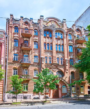 Ukrayna 'nın eski Kyiv kentindeki Gorodetsky Caddesi' ndeki tarihi Ruh Beşiği 'nin güzel Art Nouveau cephesi.
