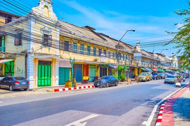 BANGKOK, THAILAND - 23 Nisan 2019: The Atsadang Road at the Yodpiman Flower Market, 23 Nisan 'da Bangkok, Tayland