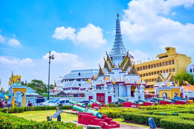 Savunma Bakanlığı Genel Merkezi 'nde açık hava top müzesi ve Bangkok, Tayland' da şehir sütun tapınağı.