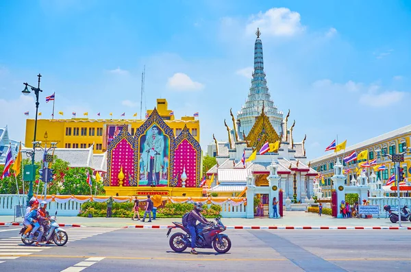 Bangkok Thailand April 2019 중심부의 방콕에서 신사를 배경으로 — 스톡 사진