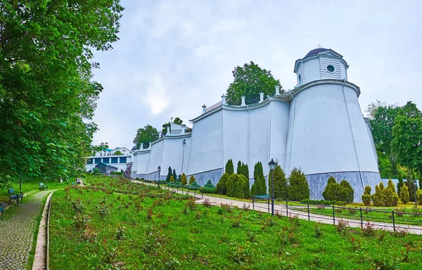 Medieval Kyiv Pechersk Lavra Cave Monastery Ramparts Surrounded Green Spring — Stock Photo, Image