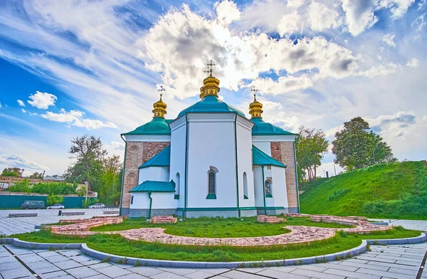 Ábside Las Ruinas Antigua Fundación Salvador Iglesia Berestove Kiev Ucrania — Foto de Stock