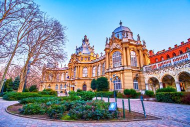 Macaristan 'ın Budapeşte şehrindeki Vajdahunyad Şatosu' nun avlusunda bulunan Tarım Müzesi cephesi