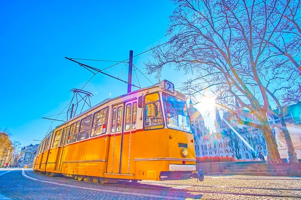 Classic Retro Styled Tram Rides Parliament Building City Center Budapest — Stock Photo, Image