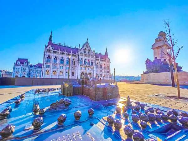 Vista Sobre Parlamento Edifício Hungria Através Seu Pequeno Modelo Montado — Fotografia de Stock