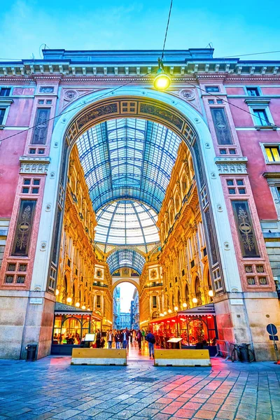 Mailand Italien April 2022 Das Seitenportal Der Galleria Vittorio Emanuele — Stockfoto
