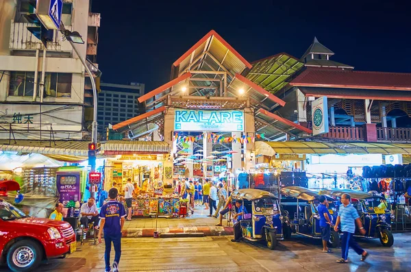 ยงใหม ประเทศไทย พฤษภาคม 2019 พาว ลเล ยนท องแสงของตลาดกลางค นคาลาร อมก — ภาพถ่ายสต็อก