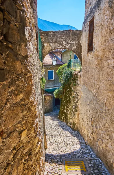 Narrow Alley Leads Medieval Stone Houses Albogasio Superiore Mountain Settlement — Stock Photo, Image