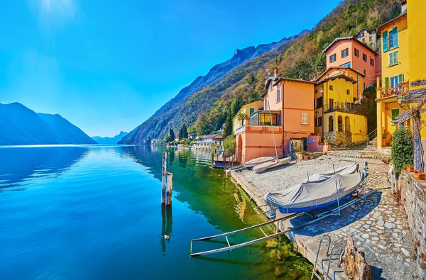 山のシルエットとオリア ヴァルソルダ イタリアの色の家でルガーノの湖畔の景色をお楽しみください — ストック写真