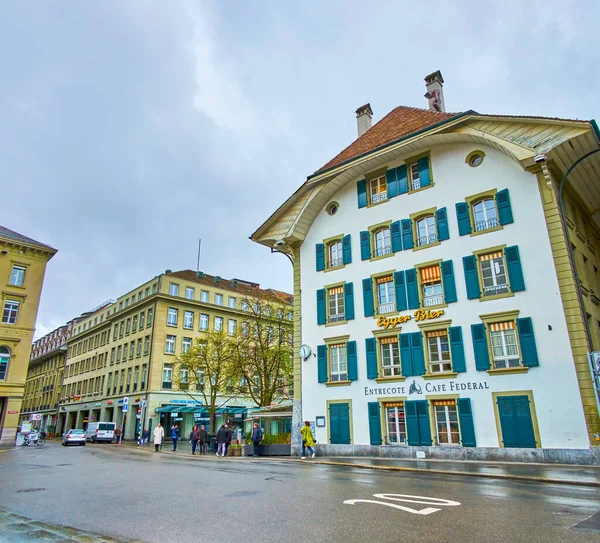 Берн Швейцария Марта 2022 Года Сценическое Историческое Здание Бундесплац Рестораном — стоковое фото