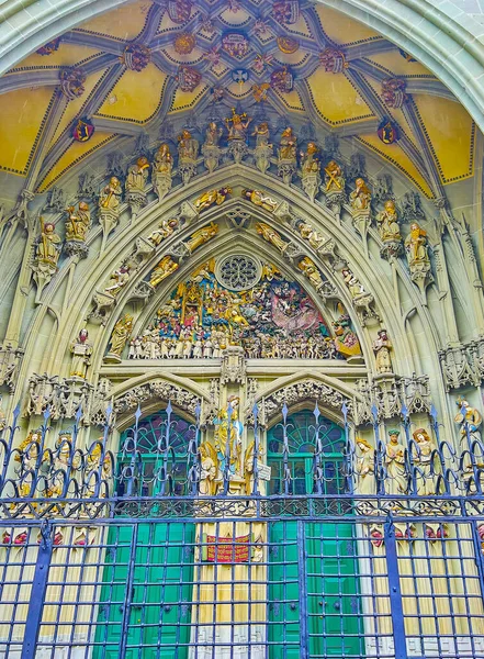 Portal Entrnace Período Idade Média Com Figuras Pedra Catedral Berna — Fotografia de Stock