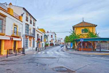 Plaza de las Galeras Reales 'ten eski şehir manzarası Calle Ribera del Marisco, El Puerto, İspanya