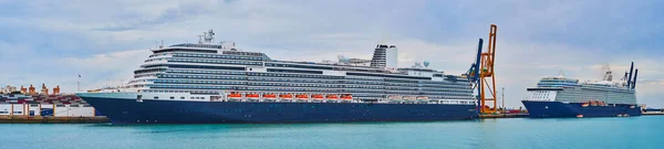 Panorama Luxury Cruise Liners Moored Port Cadiz Spain — Stock Photo, Image