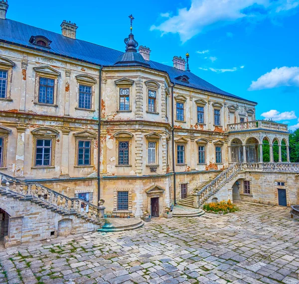 Övergiven Shabby Palace Pidhirtsi Slott Komplex Med Parad Grunder Ukraina — Stockfoto