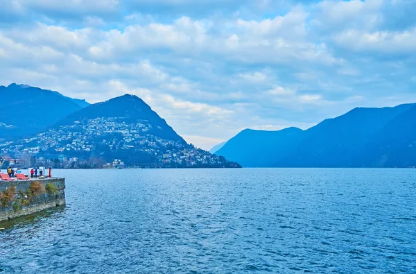 Het Pittoreske Alpenlandschap Van Ticino Met Rimpeloppervlak Van Het Meer — Stockfoto