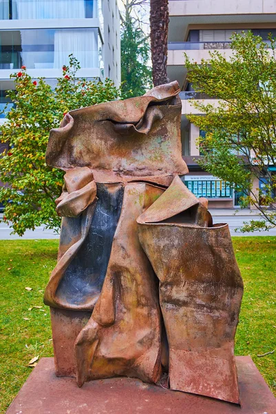 ルガーノ スイス 2022年3月14日 スイスのルガーノ湖の堤防上の彫刻公園の近代的な彫刻 — ストック写真