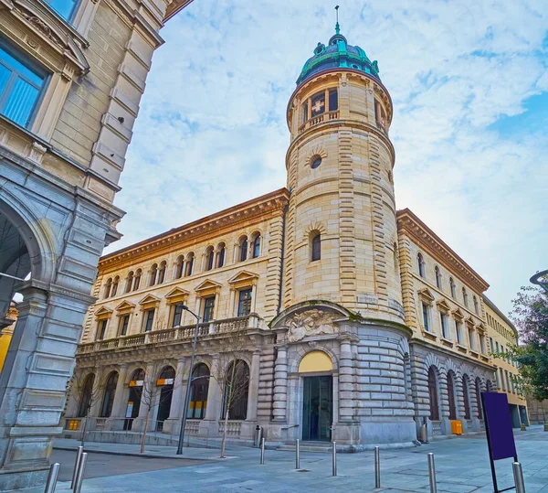 瑞士卢加诺Piazatta Della Posta街中央邮政局 Posta Centrale 的高塔 — 图库照片