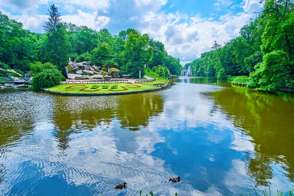 乌克兰乌曼Sofiyivka公园愉快的夏天 — 图库照片