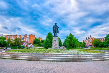 Ukraynalı yazar Taras Shevchenko 'nun Ukrayna' nın başkenti Uman 'da bulunan parktaki heykeli.
