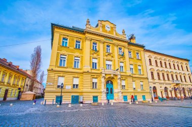 BUDAPEST, HUNGARY - 26 Şubat 2022: Obuda Ton Hall binası, Fo Ter Meydanı, 26 Şubat, Budapeşte