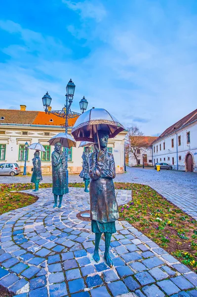 Budapest Hungary February 2022 Szindbad Square Obuda Ladies Umbrellas Statues — Stock Photo, Image