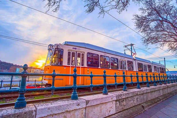 Budapest Hongrie Février 2022 Tram Jaune Sur Quai Jane Haining — Photo